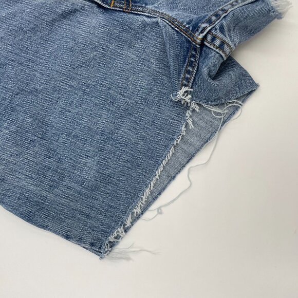 Vintage 90s Levi's Cut-Off Shorts 551 12 Petite Raw Hem Blue 1995 Casual Frayed - Picture 8 of 10